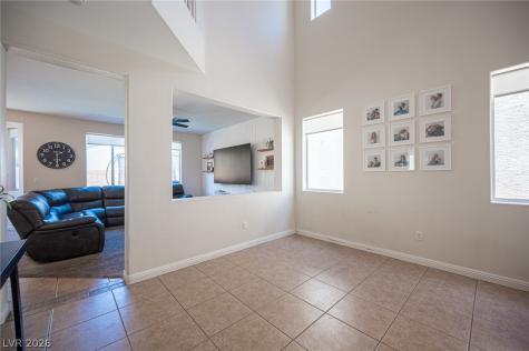 10646 Streamside Avenue Las Vegas NV 89129