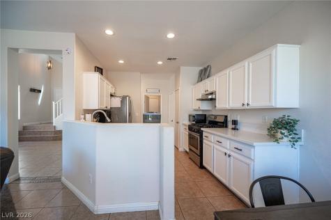 10646 Streamside Avenue Las Vegas NV 89129