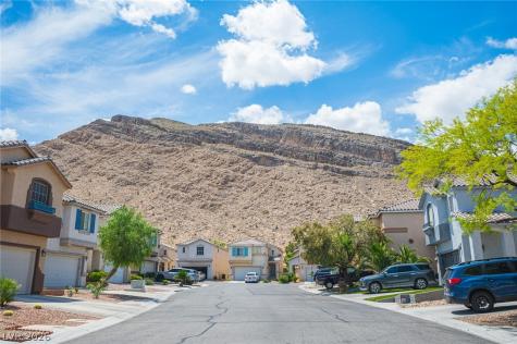 10646 Streamside Avenue Las Vegas NV 89129