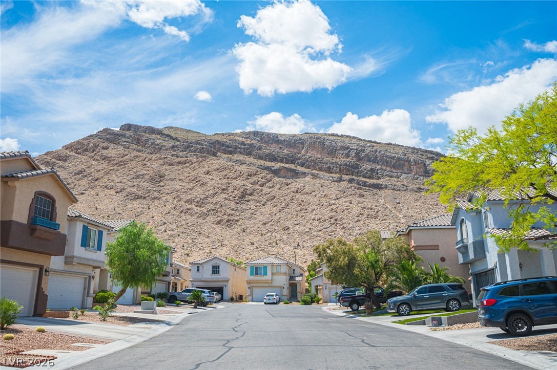 10646 Streamside Avenue Las Vegas NV 89129