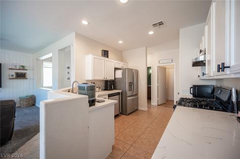 10646 Streamside Avenue Las Vegas NV 89129