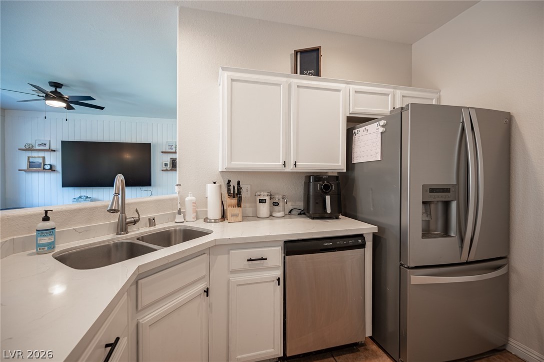 10646 Streamside Avenue Las Vegas NV 89129