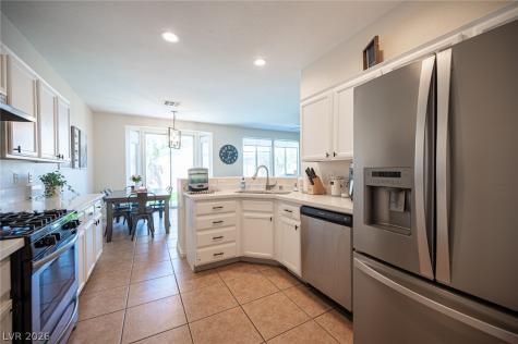 10646 Streamside Avenue Las Vegas NV 89129