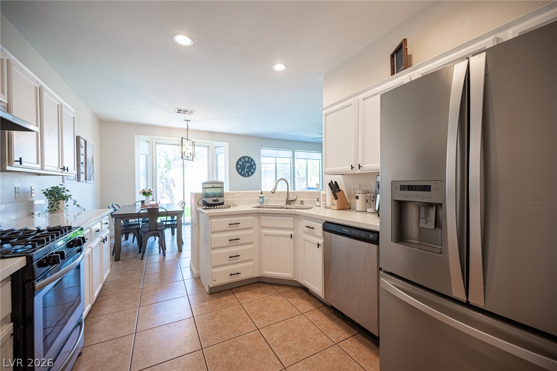 10646 Streamside Avenue Las Vegas NV 89129