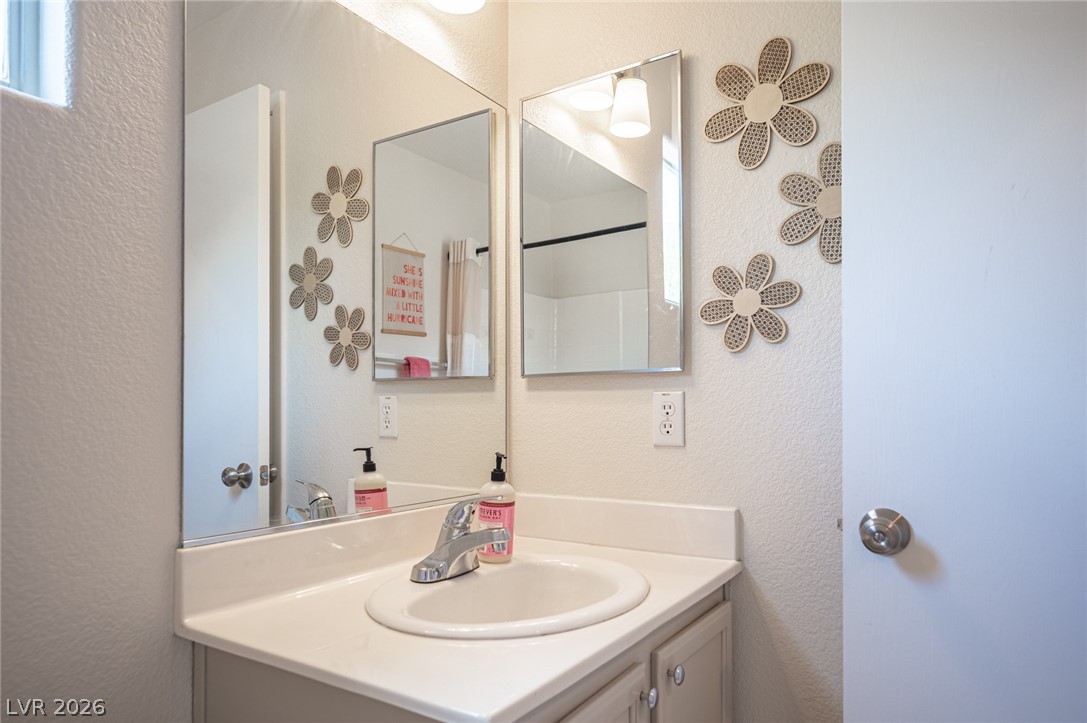 10646 Streamside Avenue Las Vegas NV 89129