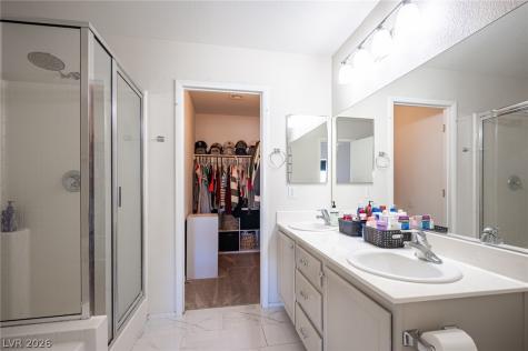 10646 Streamside Avenue Las Vegas NV 89129