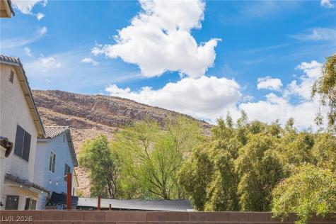 10646 Streamside Avenue Las Vegas NV 89129