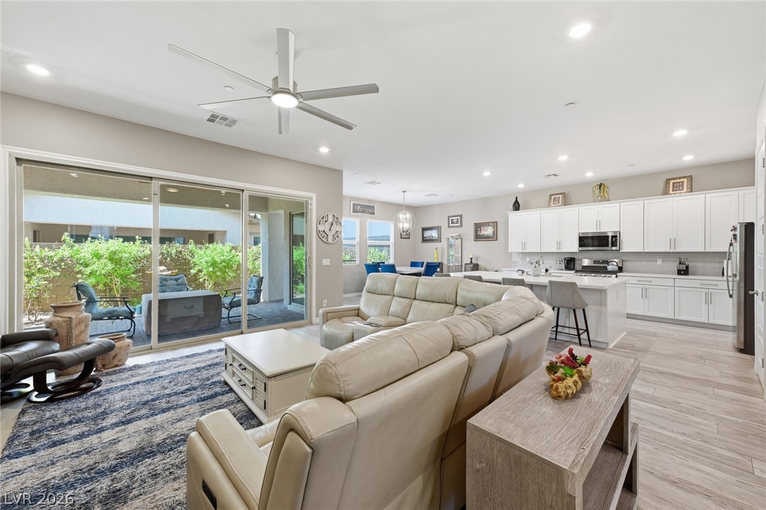 689 Corelli Cove Street Henderson NV 89011