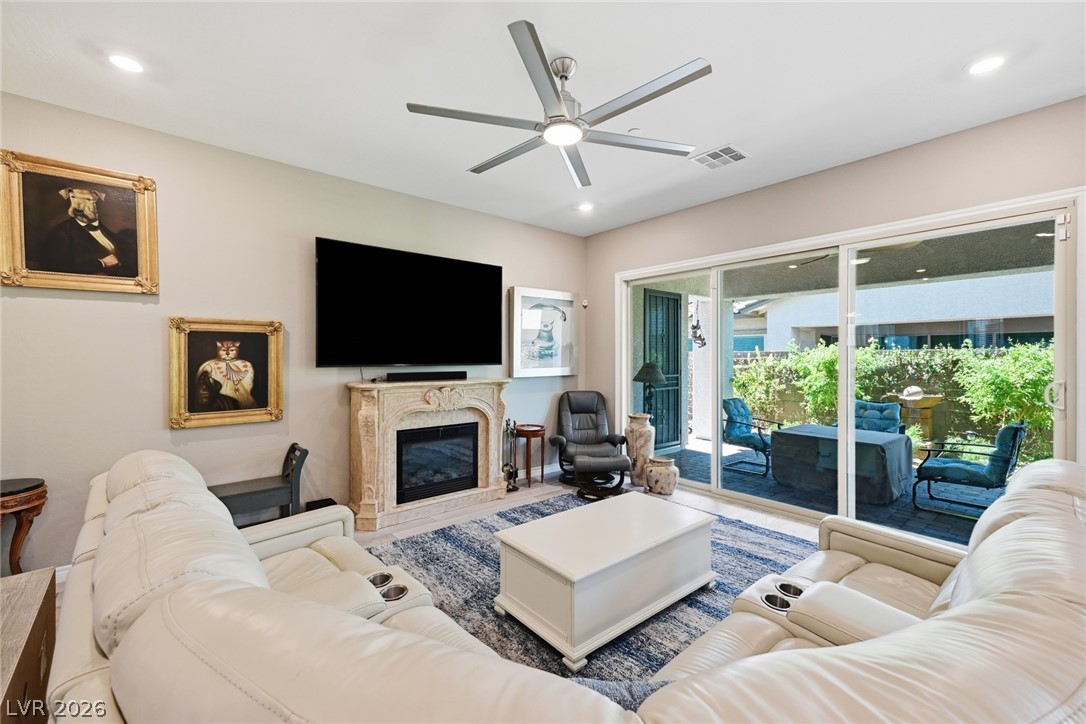 689 Corelli Cove Street Henderson NV 89011