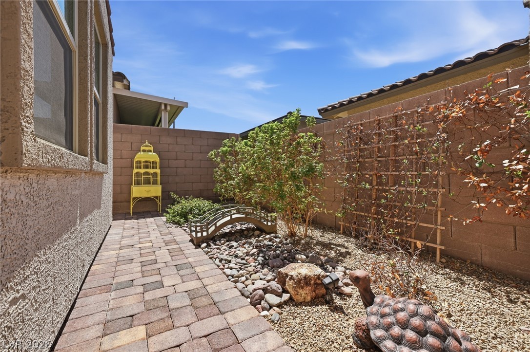 689 Corelli Cove Street Henderson NV 89011
