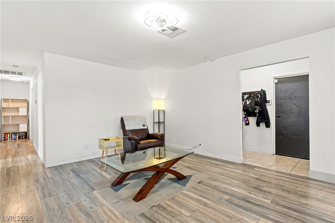 6214 Gunderson Boulevard Las Vegas NV 89103