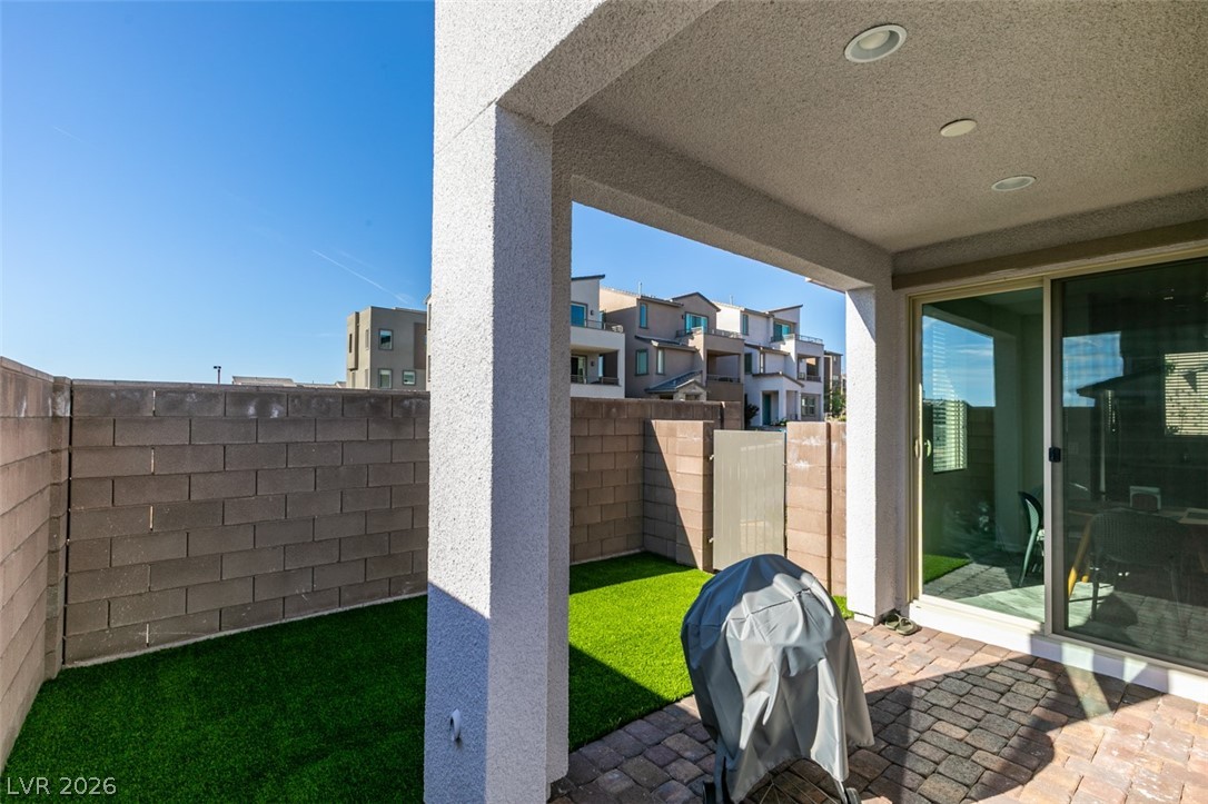 642 Solar Citrine Street Las Vegas NV 89138