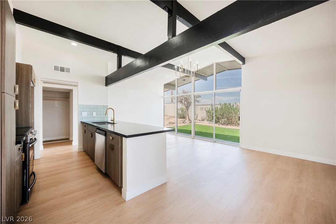 2732 Castle Street North Las Vegas NV 89030