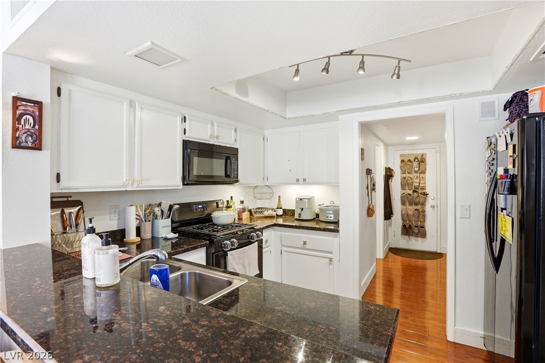 432 Capertino Street Las Vegas NV 89145