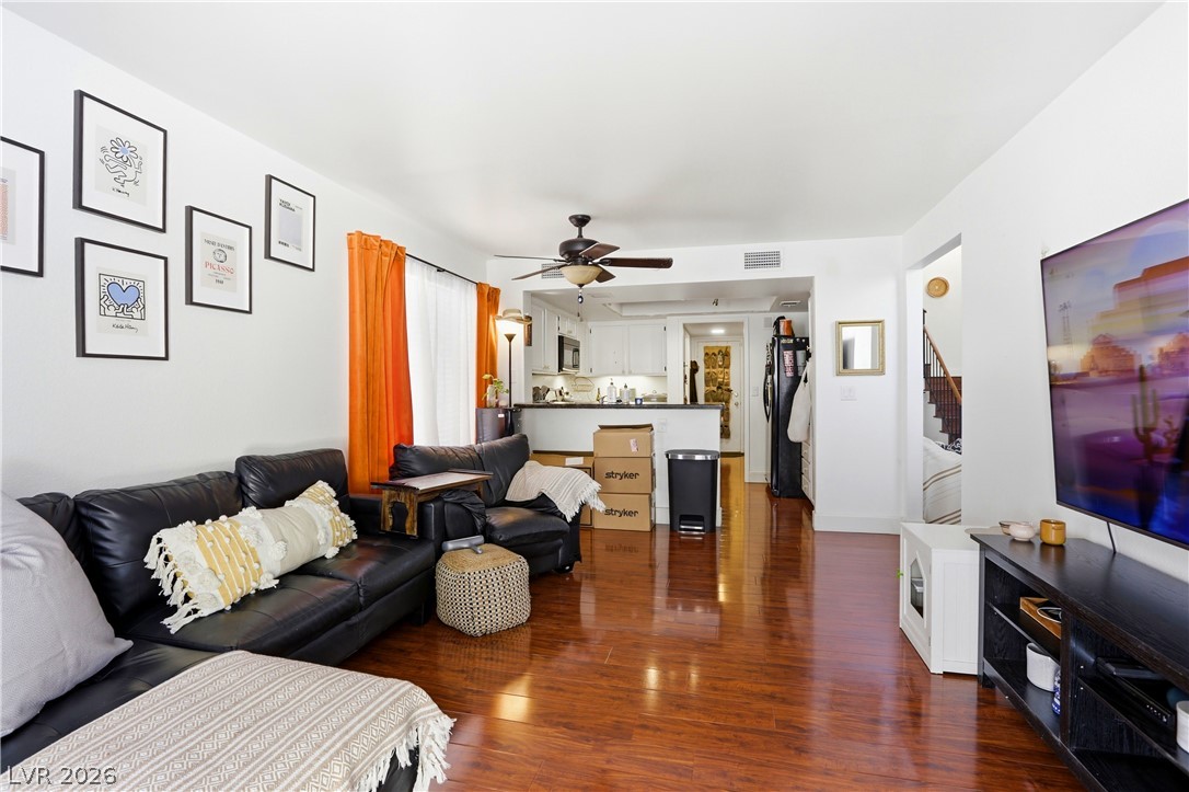 432 Capertino Street Las Vegas NV 89145