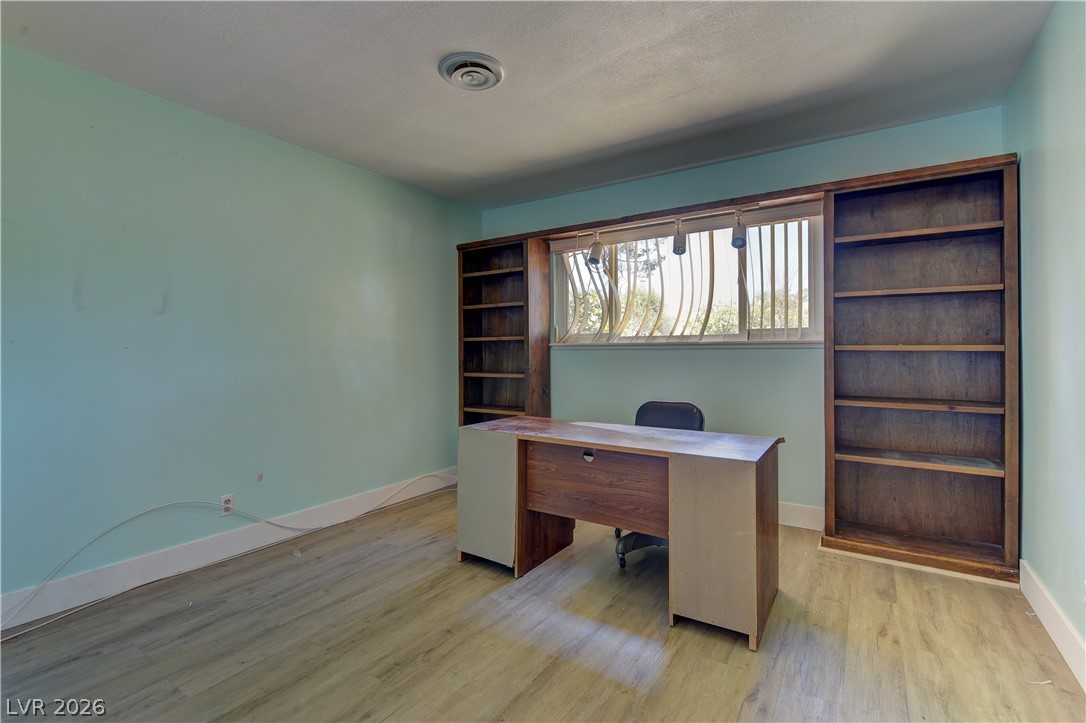 4204 Woodcrest Road Las Vegas NV 89121