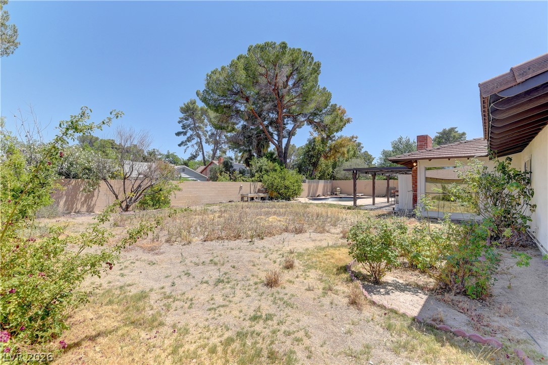4204 Woodcrest Road Las Vegas NV 89121
