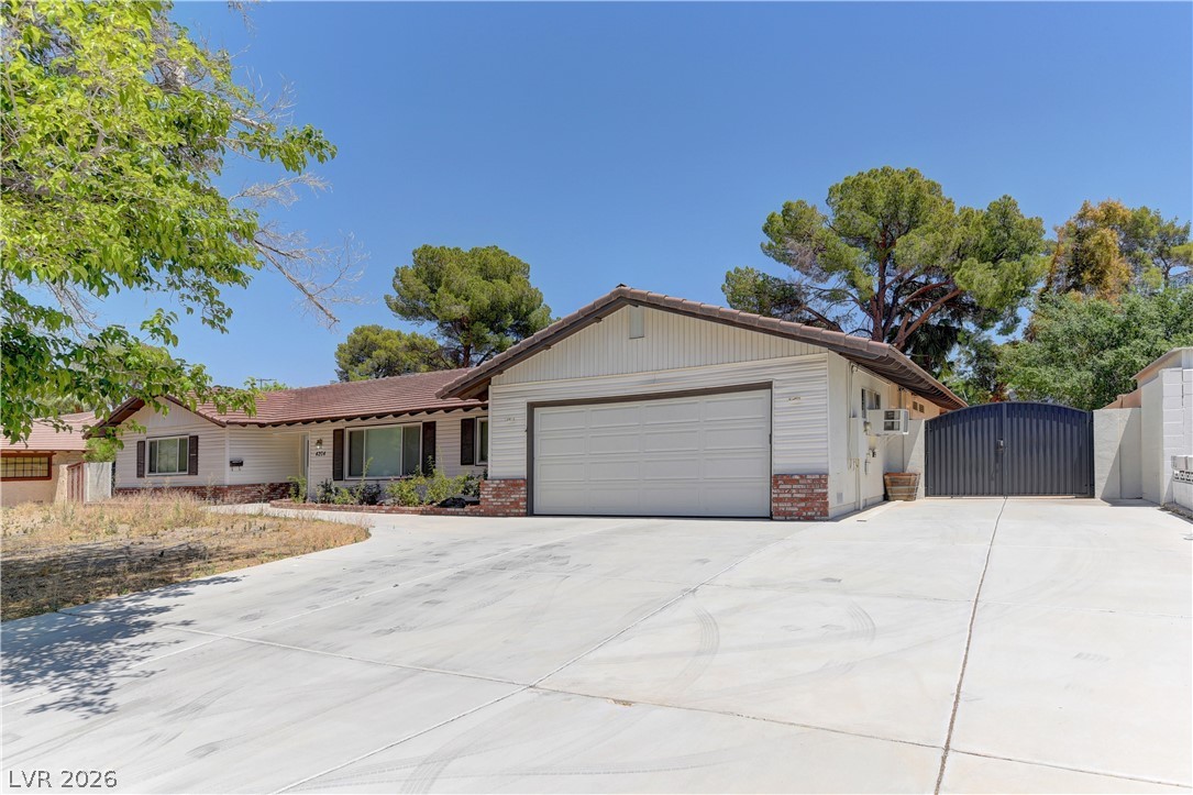 4204 Woodcrest Road Las Vegas NV 89121