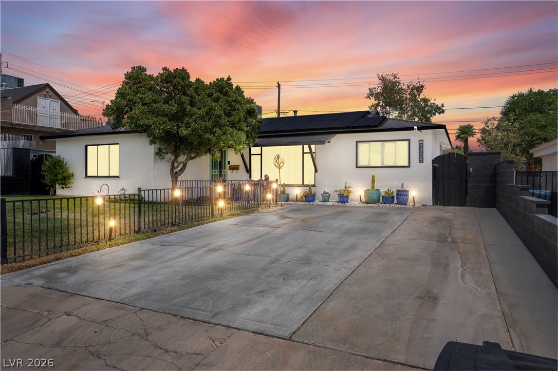 1705 Hassett Avenue Las Vegas NV 89104