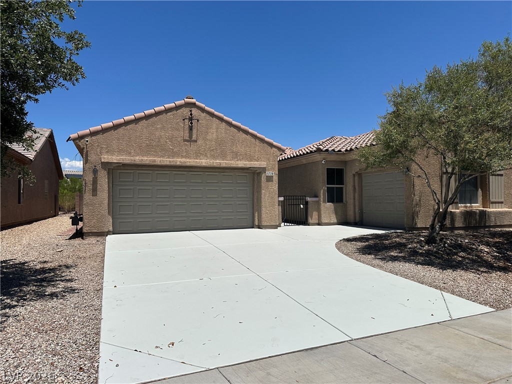 5728 Flying Birdie Avenue Las Vegas NV 89122