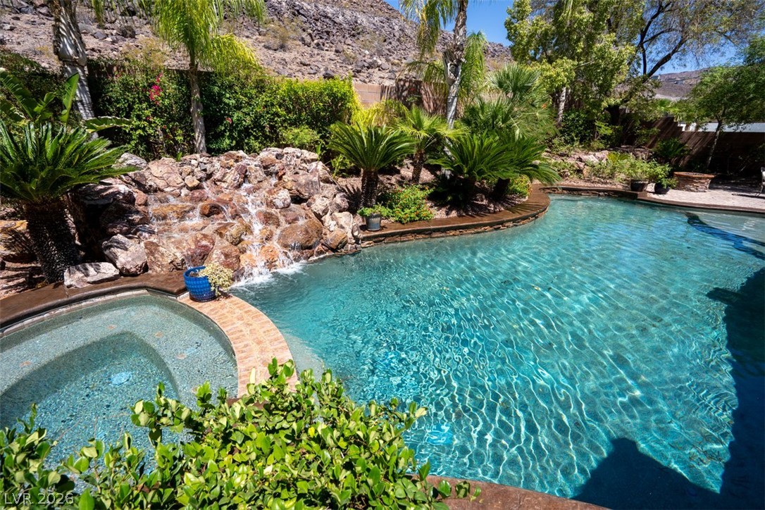1794 Amarone Way Henderson NV 89012