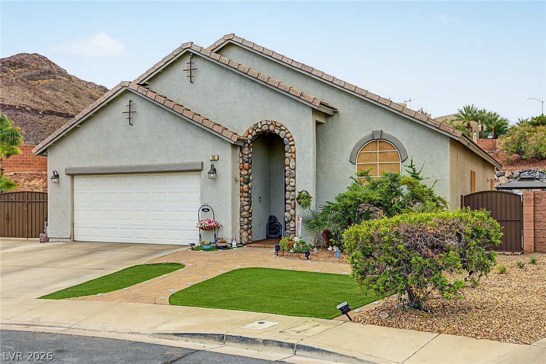 733 Smokey Mountain Avenue Henderson NV 89012