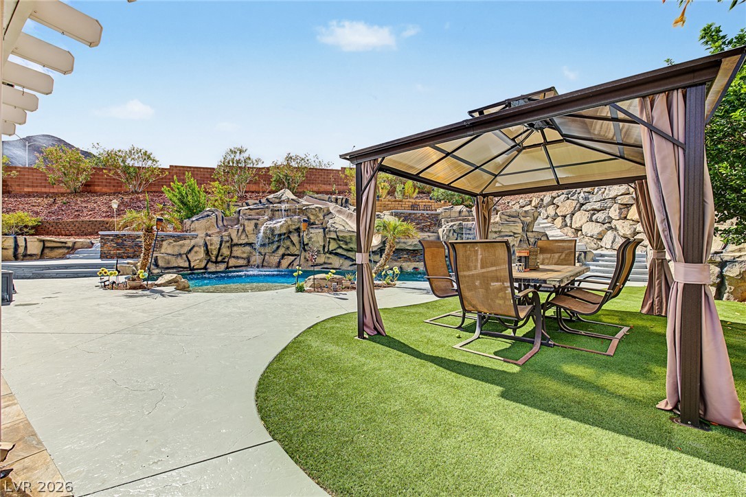 733 Smokey Mountain Avenue Henderson NV 89012