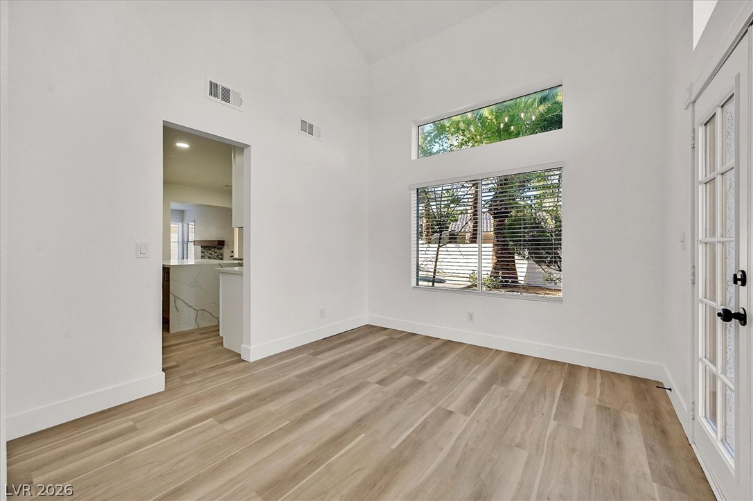 9512 Valley Hills Avenue Las Vegas NV 89134
