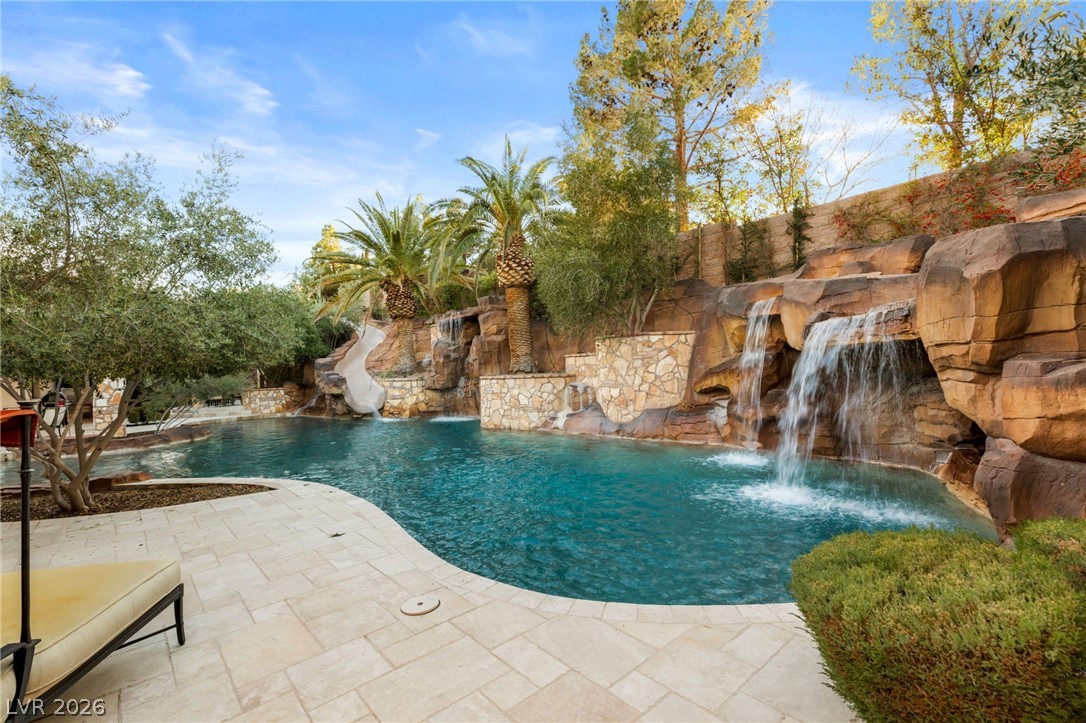 7 Chalk Hill Court Las Vegas NV 89141