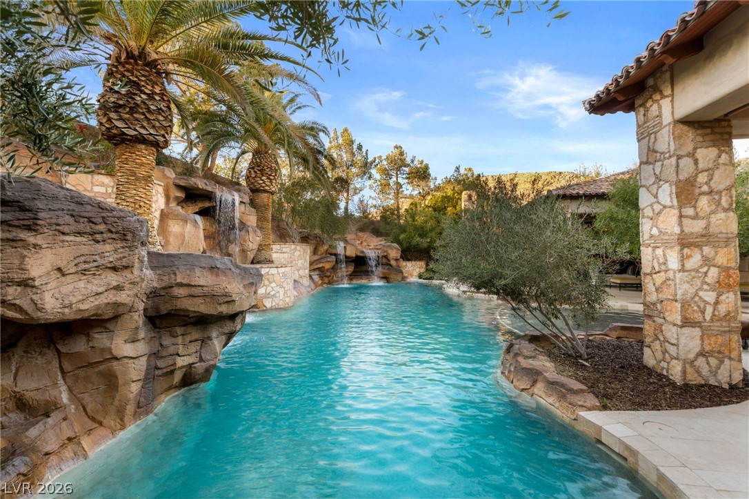 7 Chalk Hill Court Las Vegas NV 89141