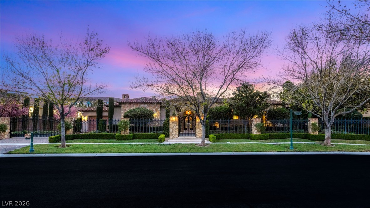 7 Chalk Hill Court Las Vegas NV 89141