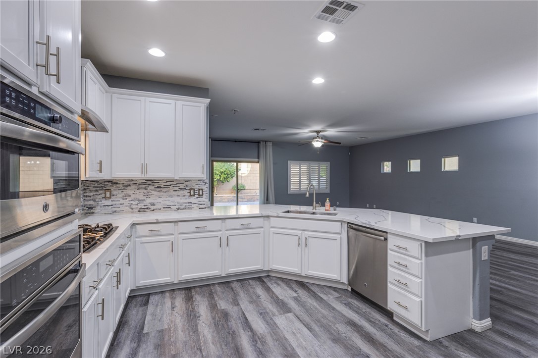 8121 Crushed Velvet Place Las Vegas NV 89166