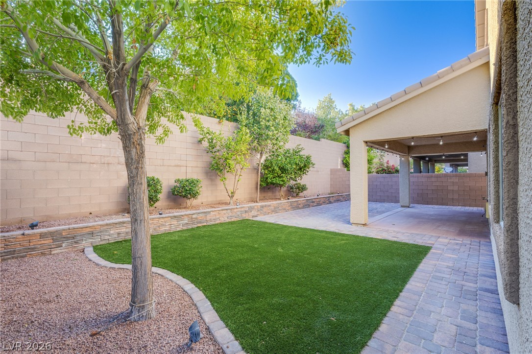 8121 Crushed Velvet Place Las Vegas NV 89166