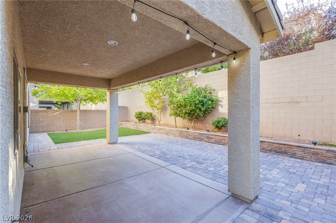 8121 Crushed Velvet Place Las Vegas NV 89166
