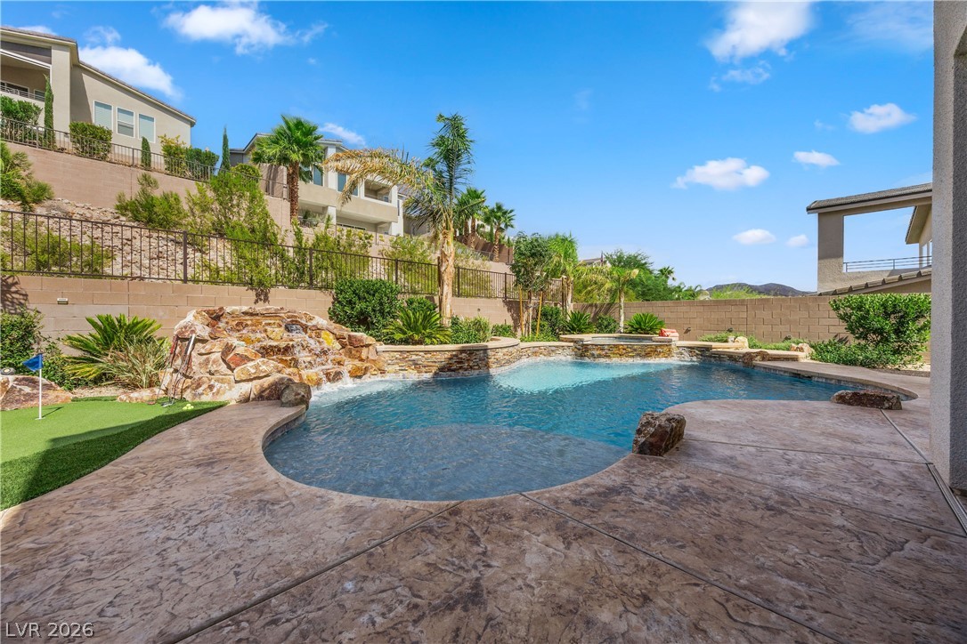 28 Vista Outlook Street Henderson NV 89011