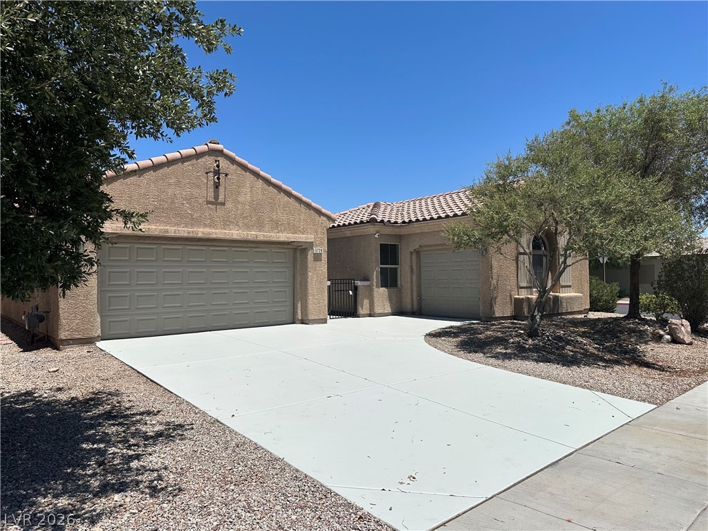 5728 Flying Birdie Avenue Las Vegas NV 89122