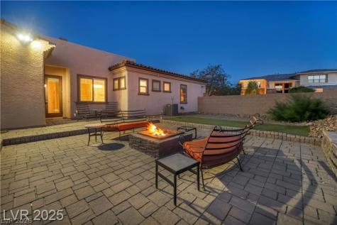 7670 Frittata Avenue Las Vegas NV 89113