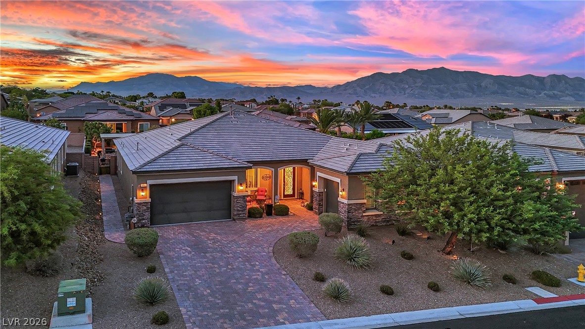 9802 Yellow Shadow Avenue Las Vegas NV 89149