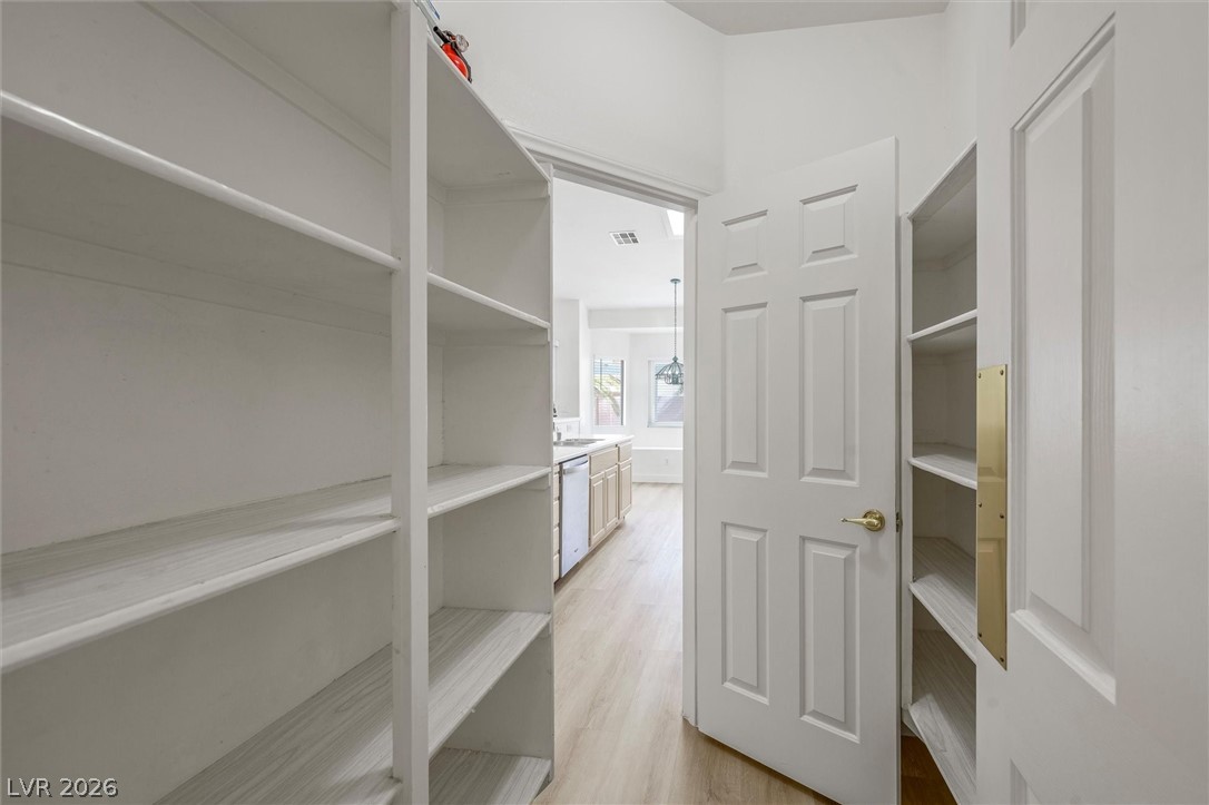 4354 Summers Shade Street Las Vegas NV 89147
