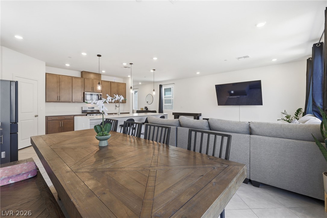 10170 Canyon Mantle Street Las Vegas NV 89166