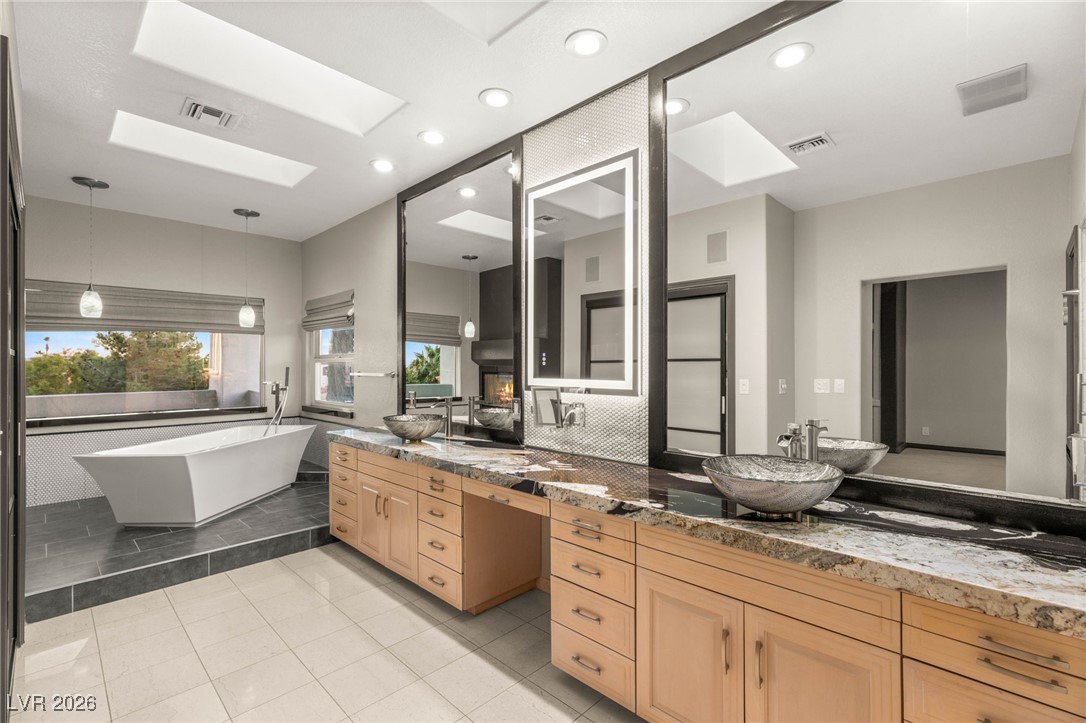 8001 Ryans Reef Lane Las Vegas NV 89128