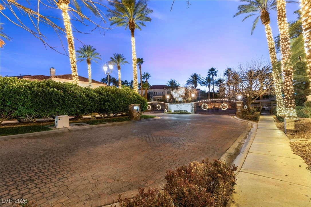 8001 Ryans Reef Lane Las Vegas NV 89128