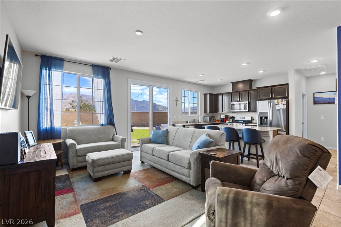 4304 Solitude Falls Avenue North Las Vegas NV 89084