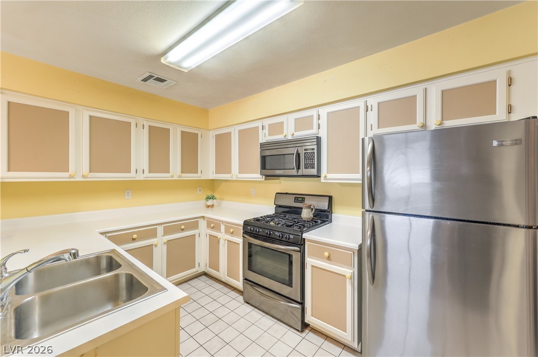 2041 Willowbury Drive D Las Vegas NV 89108