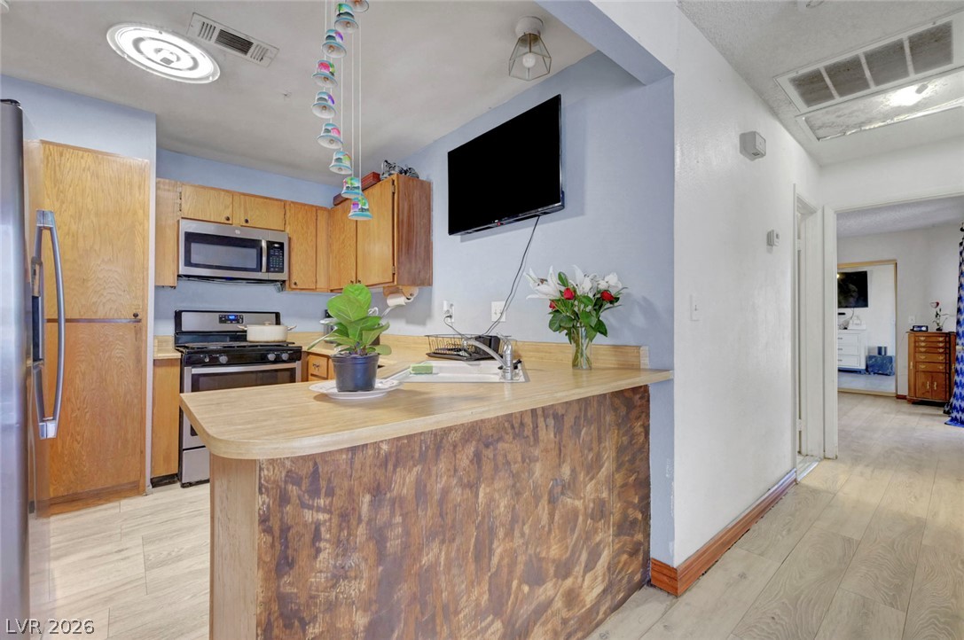 108 Sirnoble Street Las Vegas NV 89110