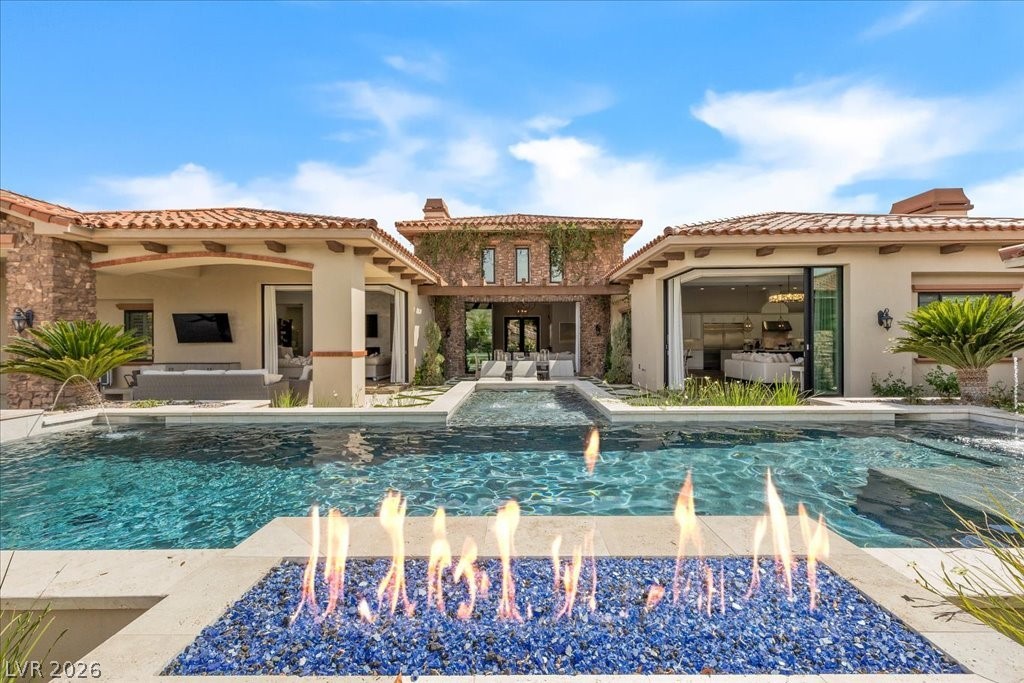4 Cottonwood Canyon Court Las Vegas NV 89141