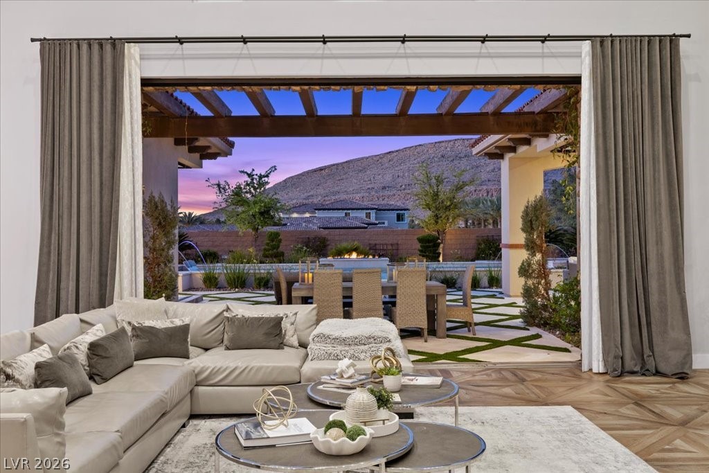 4 Cottonwood Canyon Court Las Vegas NV 89141