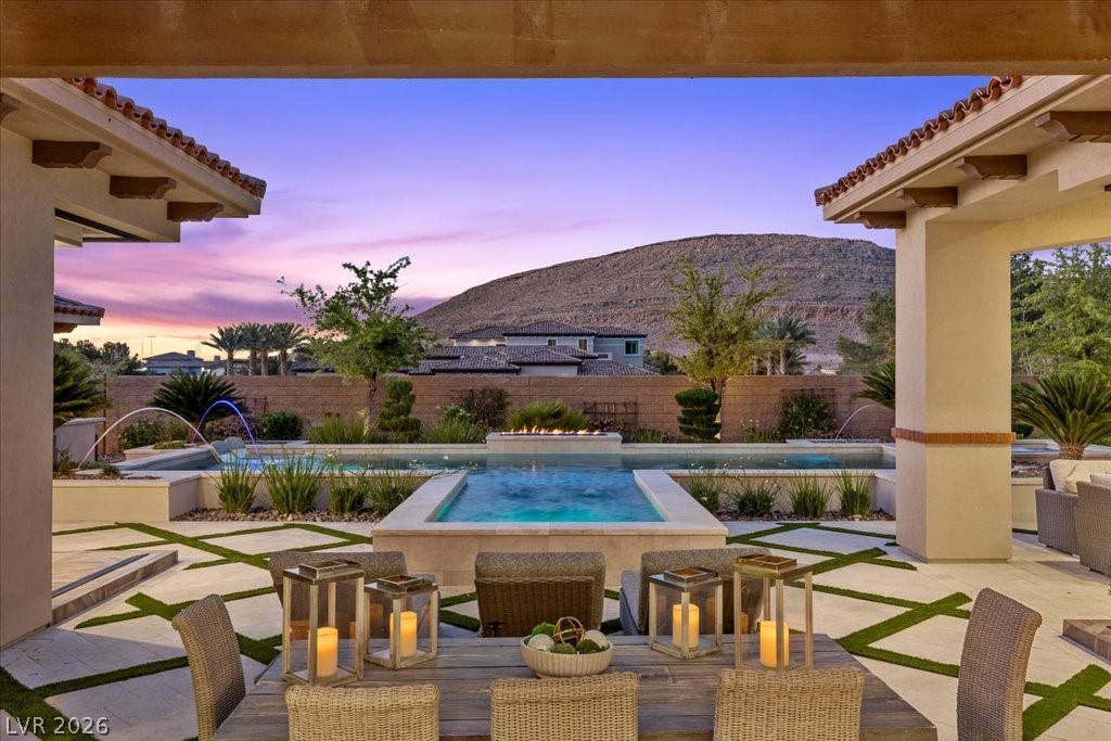 4 Cottonwood Canyon Court Las Vegas NV 89141