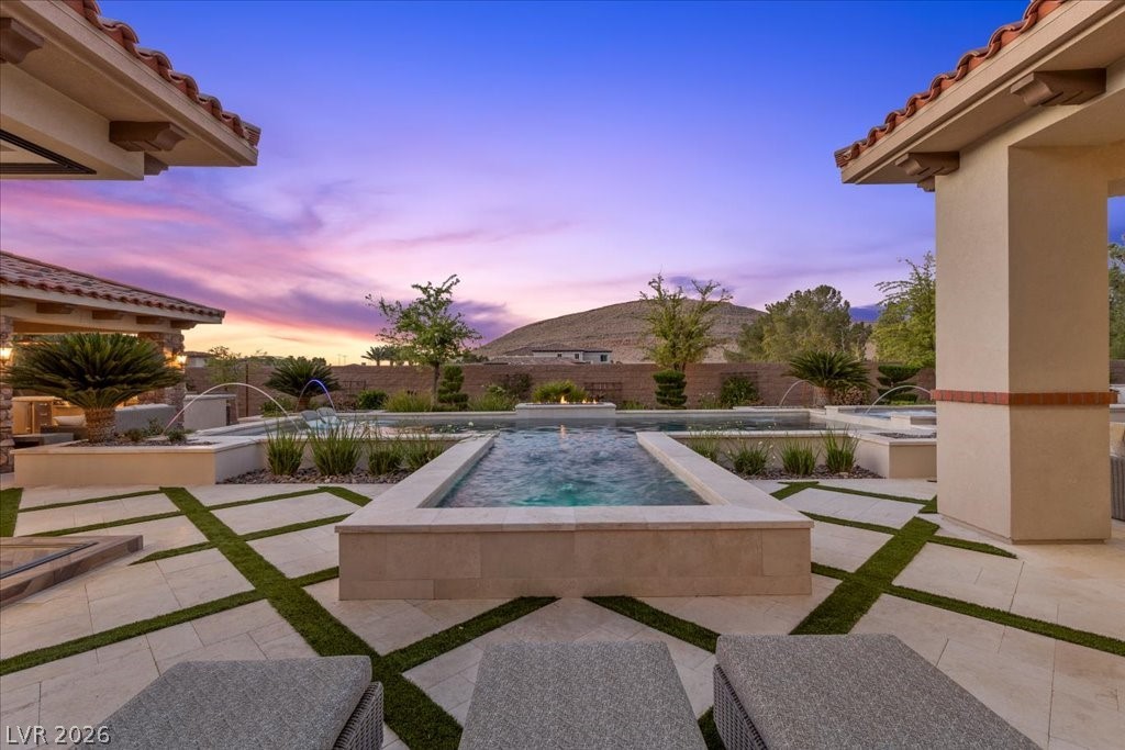 4 Cottonwood Canyon Court Las Vegas NV 89141