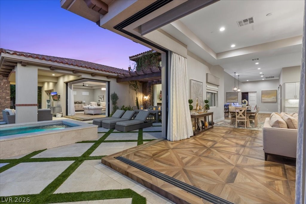 4 Cottonwood Canyon Court Las Vegas NV 89141